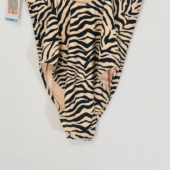 Sanctuary One Piece Bathing Swimsuit Womens Large Cream Black Stripes NWT - Picture 5 of 8